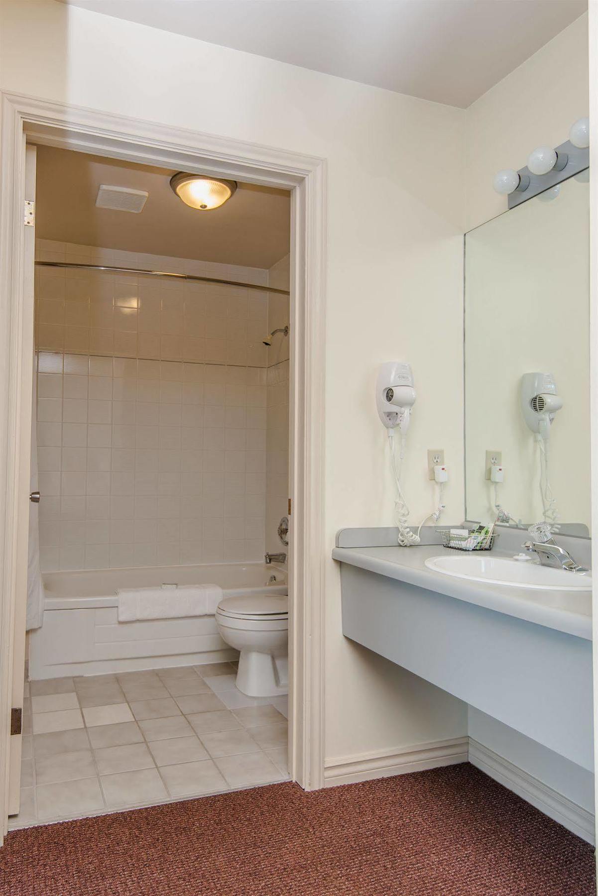 Brigantine Inn Lunenburg Zewnętrze zdjęcie